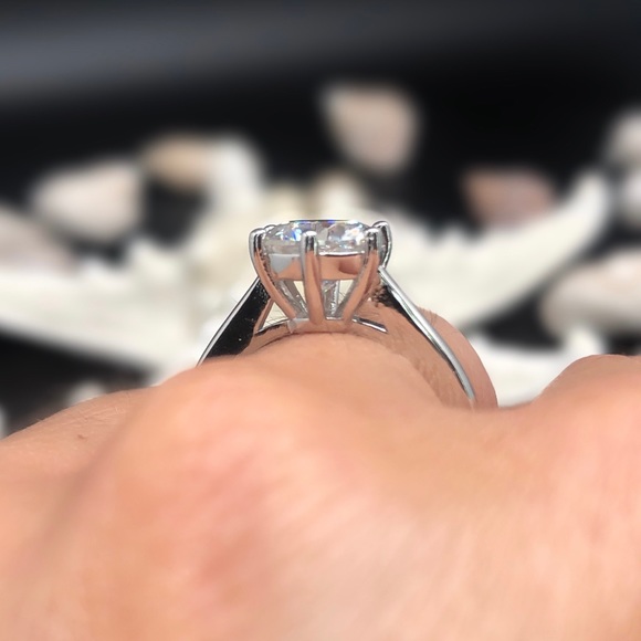 2ct moissanite ring with Certificate - Picture 5 of 13